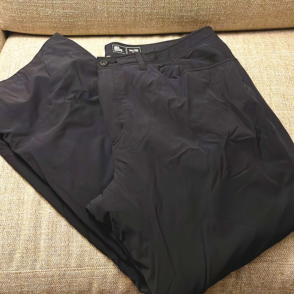 Men’s fleece lined Mountain Hardwear pants